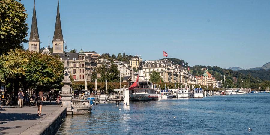 Lake Lucerne Promenade 🚶‍♀️💙