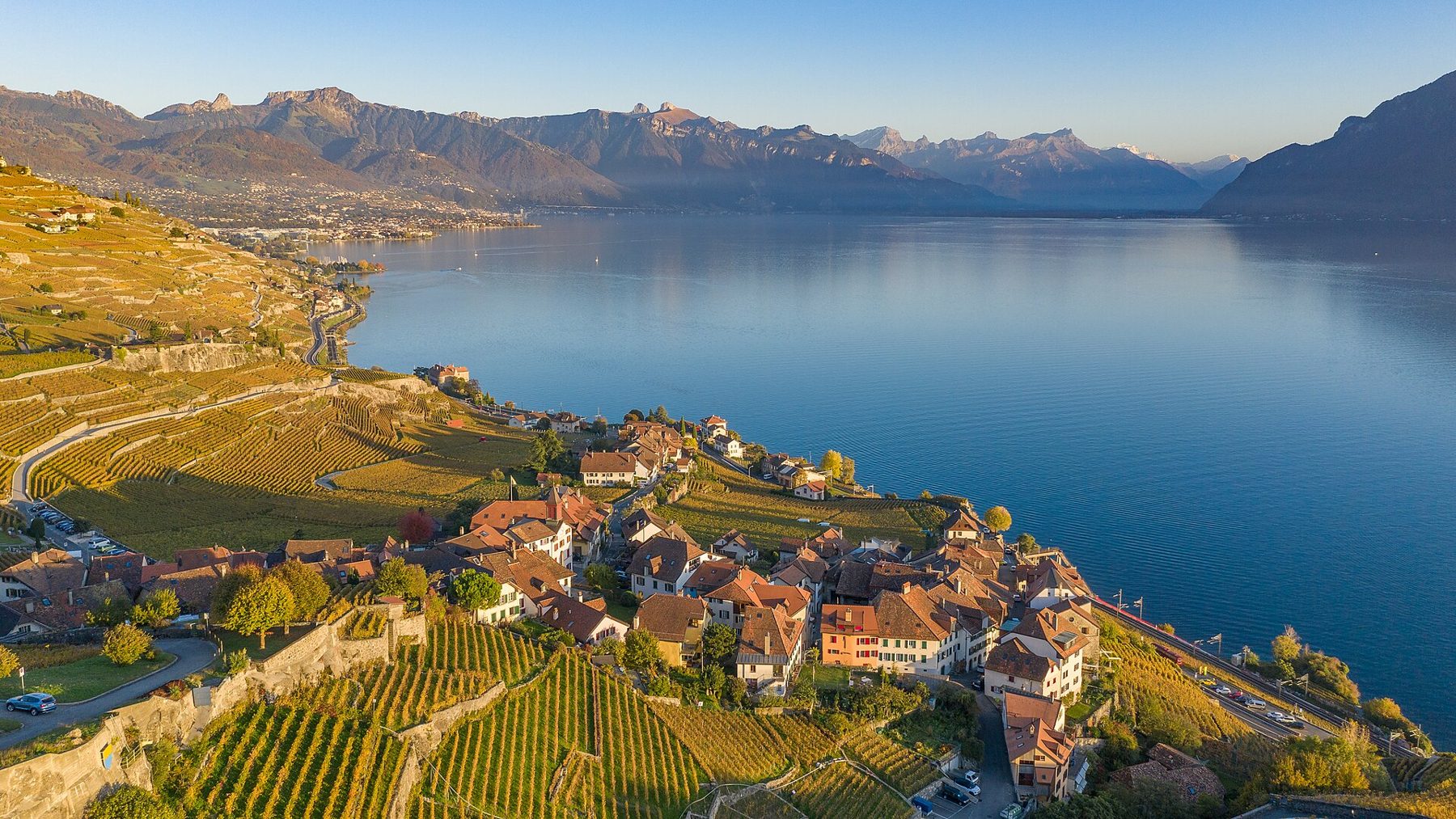 ทะเลสาบใต้ดินที่ใหญ่ที่สุดในยุโรป · ไร่องุ่นมรดกโลก Lavaux
