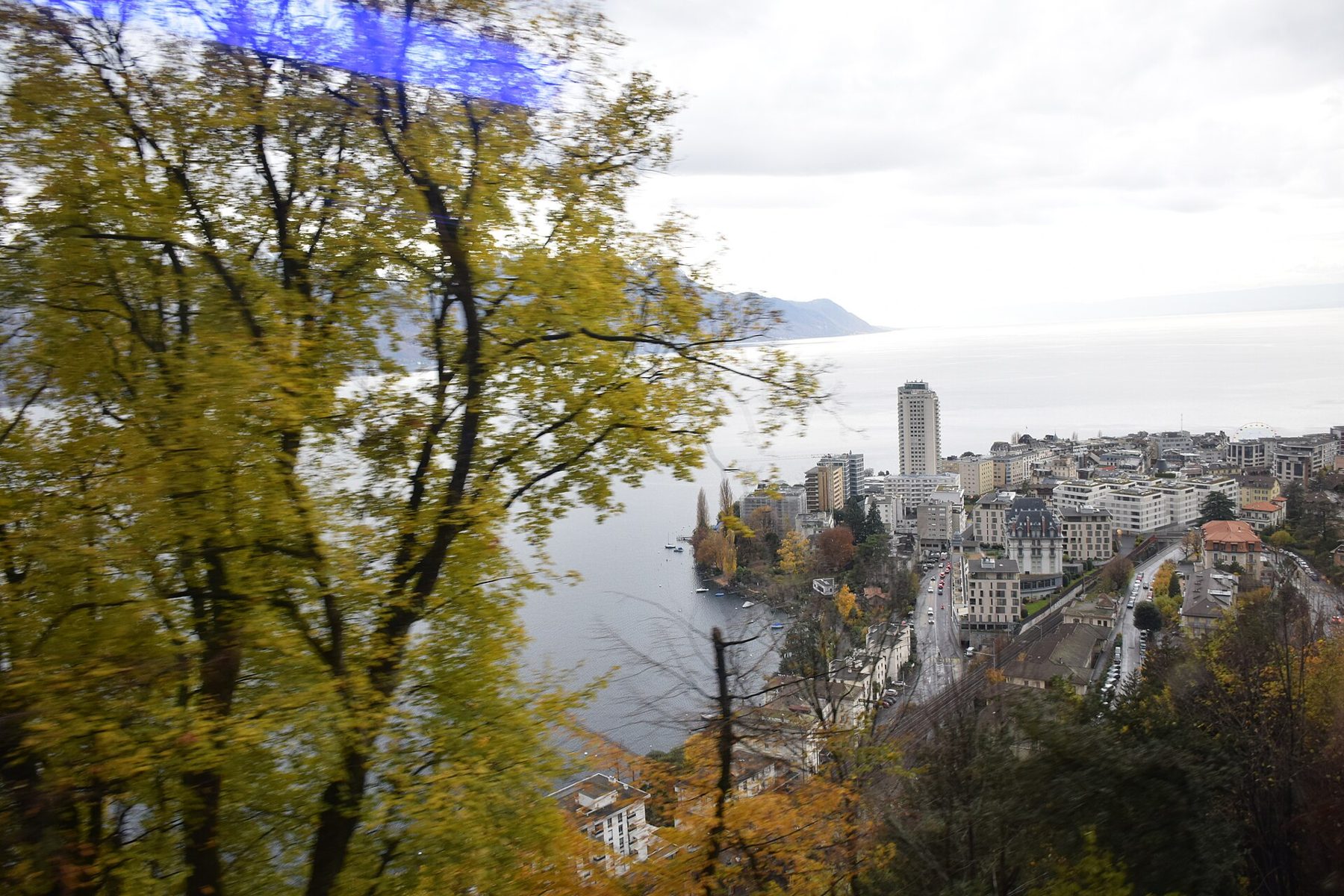 มื้อกลางวัน + ริมทะเลสาบ Montreux 🍝🌊