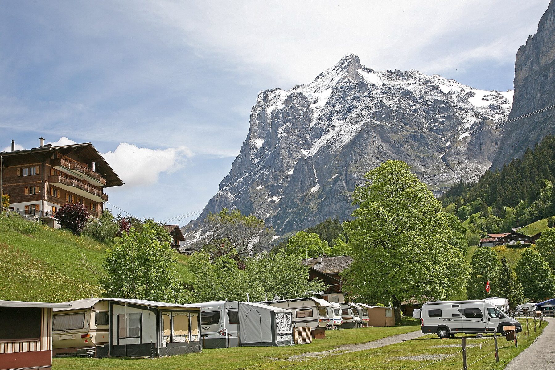 บ่าย + เย็นแรกที่ Grindelwald 🏔️🏡