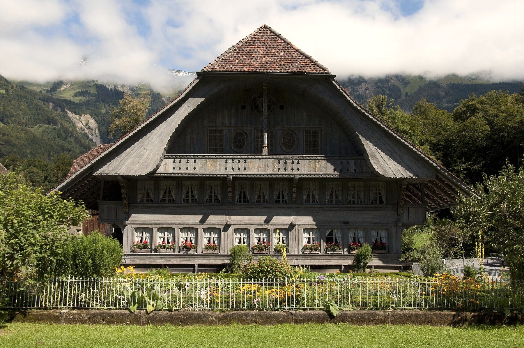รถไฟพาโนรามา → หมู่บ้านสวิสโบราณ → Grindelwald