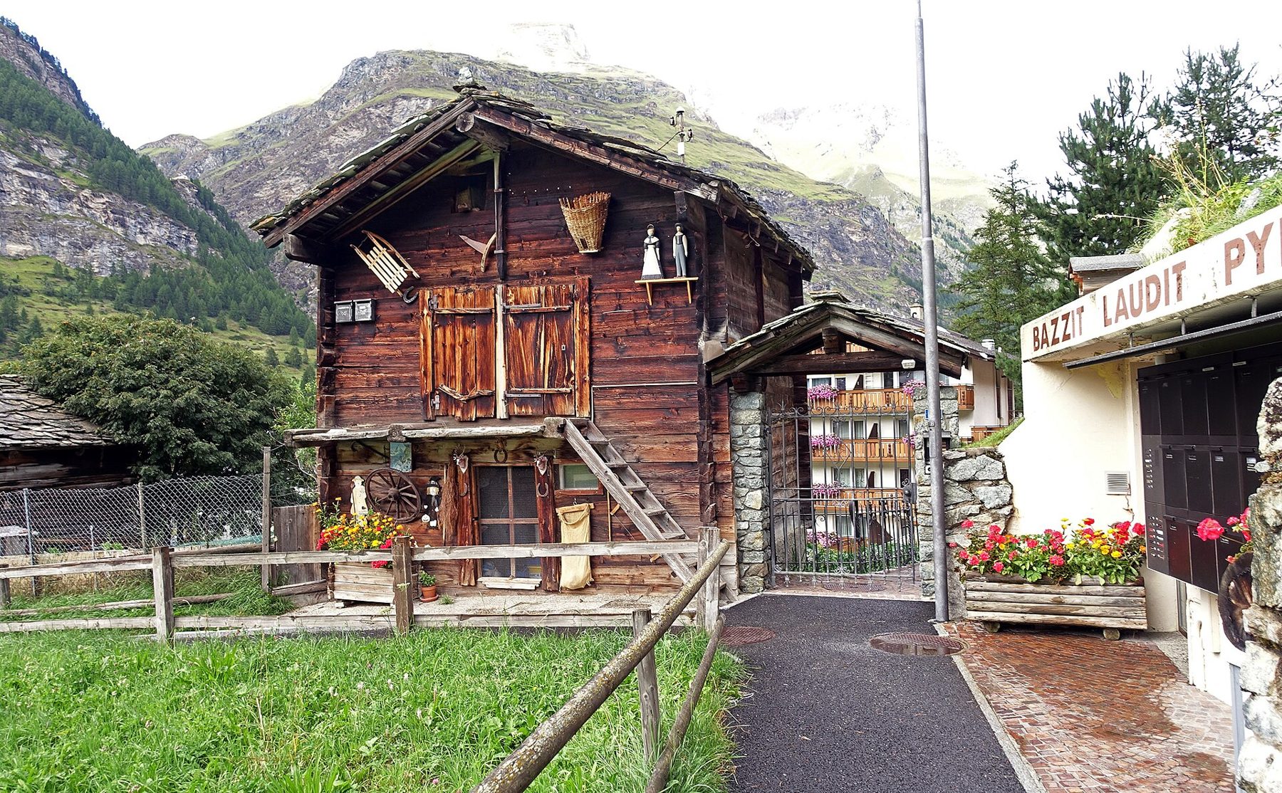 Hinterdorf — หมู่บ้านเก่า 🏡🤎